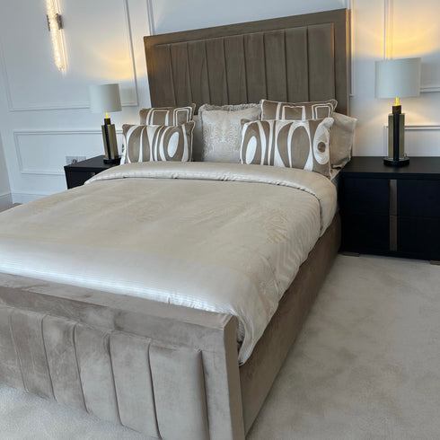 Dakota Bed