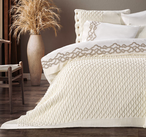 Ariah Cream Bedspread 4 Piece Set
