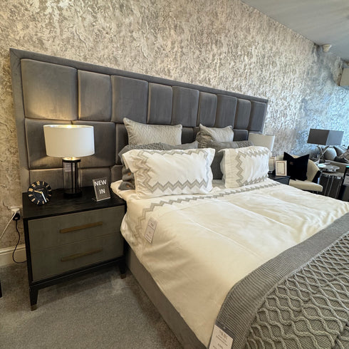 Grande Capri Plush Silver Bed