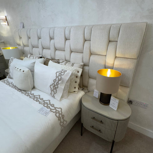 Silverstone Off-White Boucle Bed