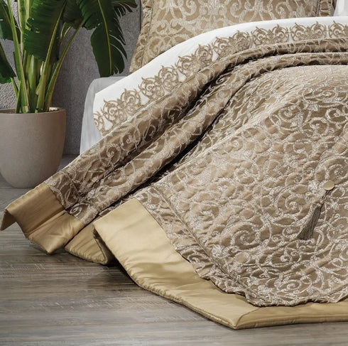 PRE-ORDER Darcie Cream Bedspread